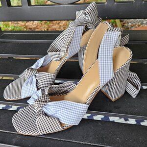 Ann Taylor Lili Gingham Knot Block Heel Sz 9.5 NWOT